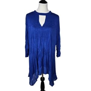 Kate & Mallory 2X Royal Blue Handkerchief Keyhole Wrinkly Tunic Top